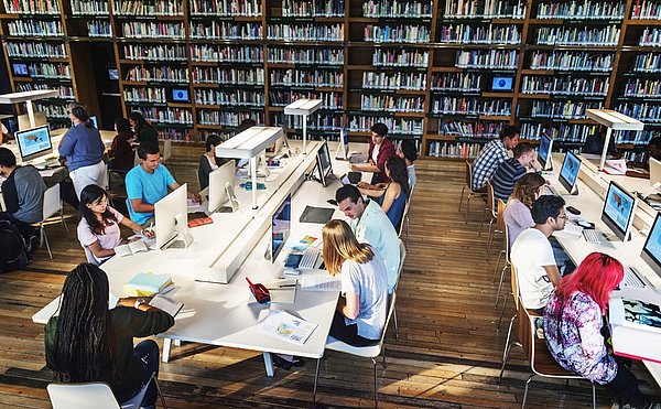 Bibliothek in Universität